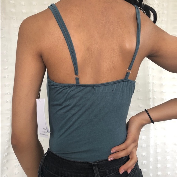 V-neck cut out bodysuit - Picture 2 of 2